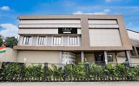 Collection O Ghodbunder Road Formerly Sanwith Residency